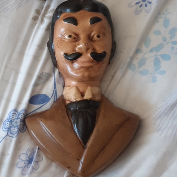 Old Plaster Craft Man Woman Wall hangings - Picture 5 of 9